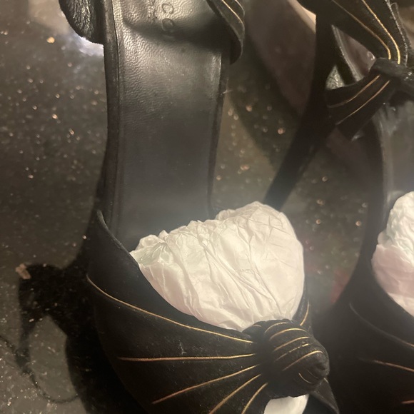 Vintage Gucci high heals black and gold 5” - Picture 2 of 9